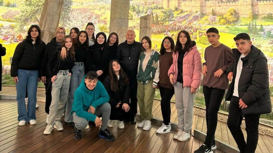 9-B sınıfı öğrencilerimiz tarih ve kültür başkenti Bursa kültür turunda. 